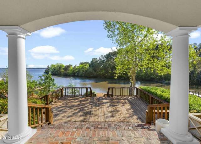 Property at 125 Overlook Pointe Dr, Ridgeland, MS 39157, 4 beds, 4.5 baths