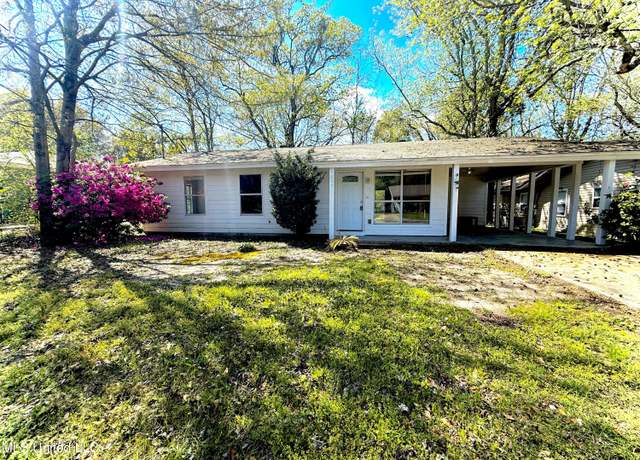 Property at 3003 Pineland Dr, Gulfport, MS 39501, 3 beds, 1.5 baths