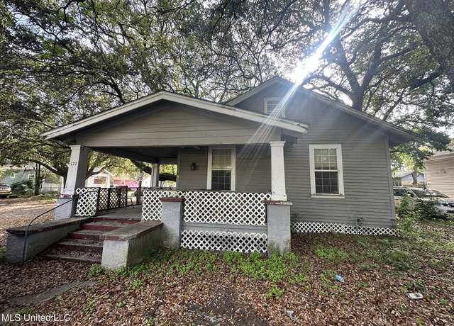 Property at 172 Lee St, Biloxi, MS 39530, 3 beds, 2 baths