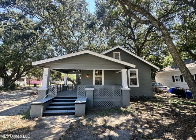 Property at 172 Lee St, Biloxi, MS 39530, 3 beds, 2 baths