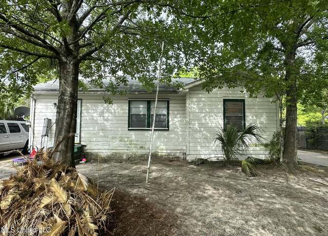 Property at 175 Begonia St, Biloxi, MS 39531, 3 beds, 1 bath