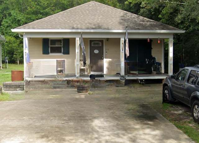 Property at 3515 38th Ave, Gulfport, MS 39501, 4 beds, 2 baths