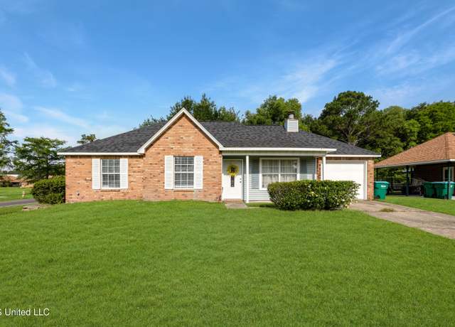 Property at 13007 Walnut Ct, Gulfport, MS 39503, 3 beds, 2 baths