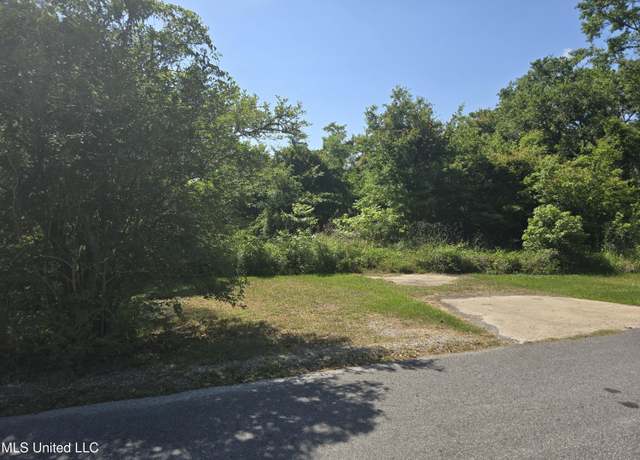 Property at 1003 Mantou St, Pascagoula, MS 39567