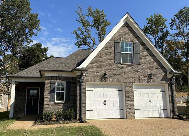 Property at 386 Flower Garden Dr, Southaven, MS 38671, 3 beds, 2 baths