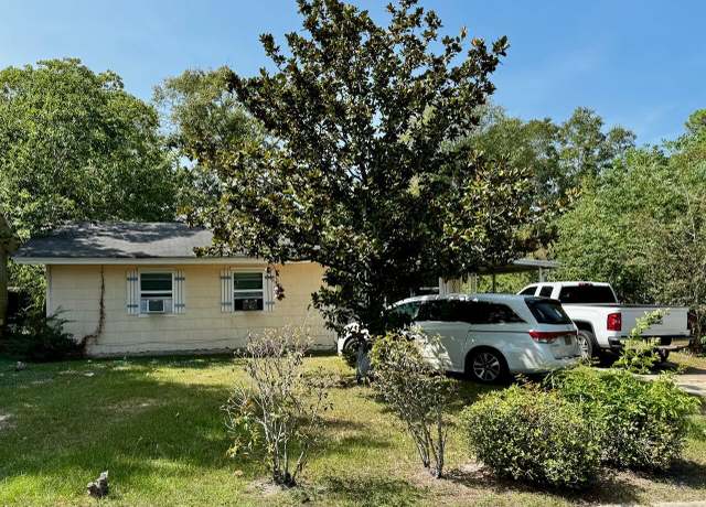 Property at 2905 Audubon Dr, Gulfport, MS 39501, 3 beds, 1 bath