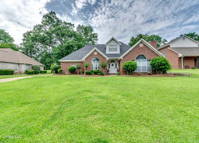 Property at 708 Oak Trl, Canton, MS 39046, 4 beds, 3 baths