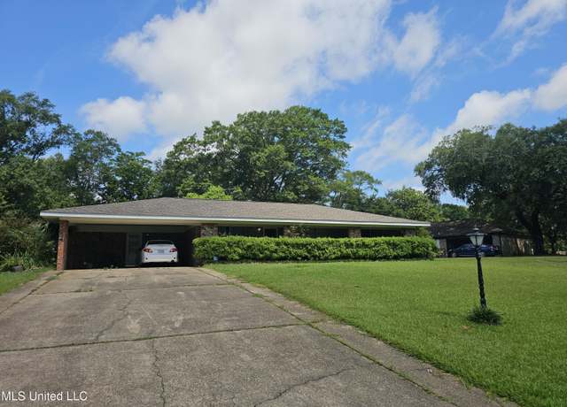 Property at 11391 Pine Dr, Gulfport, MS 39503, 3 beds, 2 baths