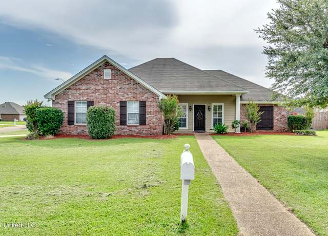 Property at 1076 Spanish Oak Dr, Pearl, MS 39208, 4 beds, 2 baths