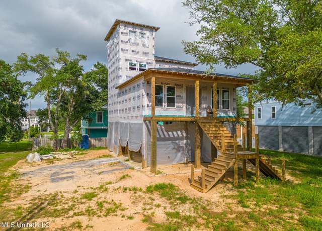 Property at 120 Beachview Dr, Pass Christian, MS 39571, 3 beds, 2 baths