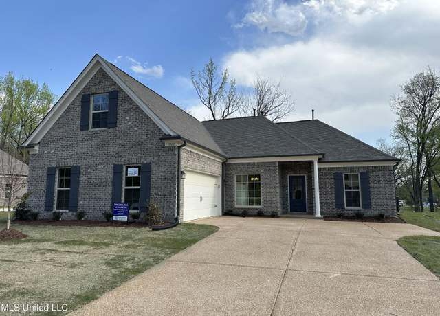 Property at 1009 Collie Dr, Hernando, MS 38632, 4 beds, 2 baths