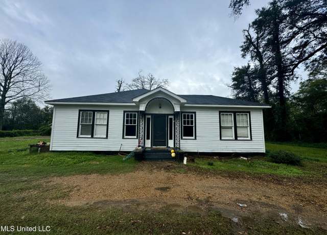 Property at 492 County Road 25, Minter City, MS 38944, 4 beds, 2 baths