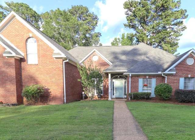 Property at 513 Windsor Dr, Brandon, MS 39047, 5 beds, 3 baths