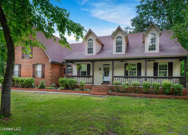 Property at 4630 Alexander Rd, Olive Branch, MS 38654, 6 beds, 4 baths