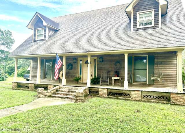 Property at 30 Hawkins Rd, Natchez, MS 39120, 3 beds, 2.5 baths