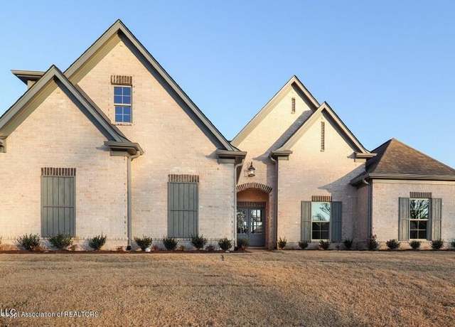 Property at 2914 S Cypress Lake Dr Unit South, Olive Branch, MS 38654, 4 beds, 3 baths