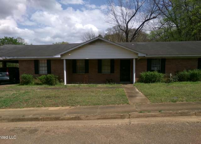 Property at 110 Mckinney St, Holly Springs, MS 38635, 4 beds, 2 baths