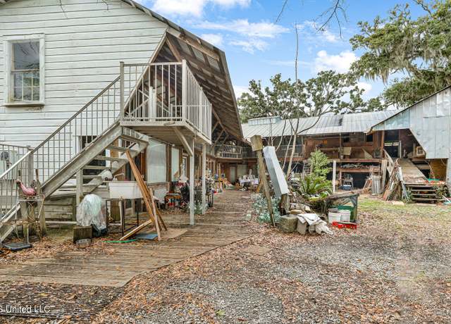 Property at 299 S Second St, Bay Saint Louis, MS 39520, 8 beds, 3 baths