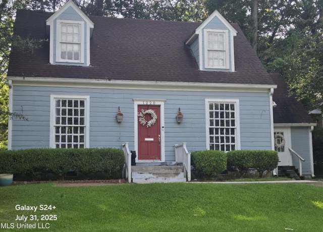 Property at 1220 Linden Pl, Jackson, MS 39202, 3 beds, 2 baths