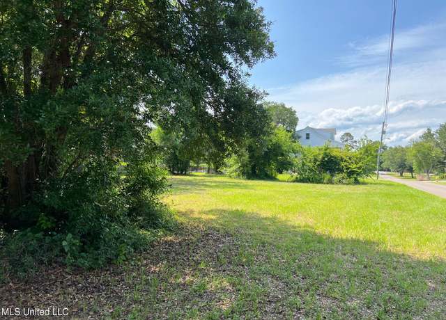 Property at 205 Magnolia Ave, Pass Christian, MS 39571