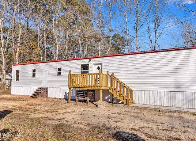 Property at 7813 Rockvale Dr, Gautier, MS 39553, 3 beds, 1 bath