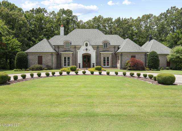 Property at 1001 Hickory Ridge Dr, Hernando, MS 38632, 4 beds, 4.5 baths