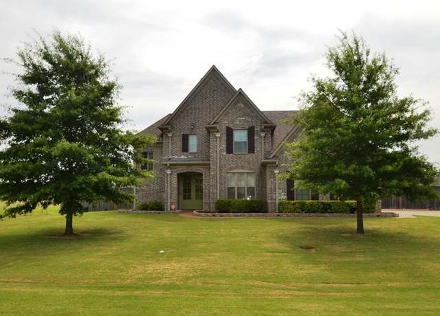 Property at 8146 Wisteria Dr, Olive Branch, MS 38654, 4 beds, 2.5 baths
