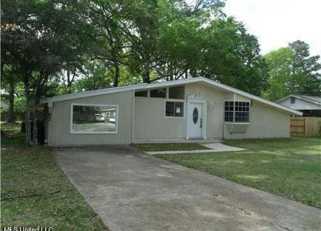 Property at 709 Halstead Rd, Ocean Springs, MS 39564, 4 beds, 1.5 baths