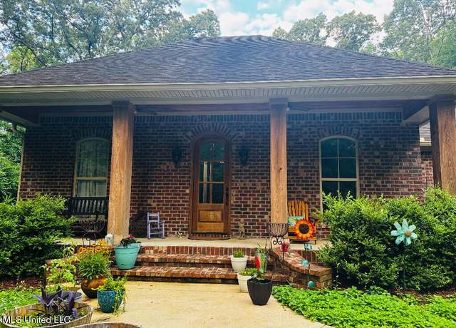 Property at 10225 Dry Grove Rd, Raymond, MS 39154, 3 beds, 3 baths