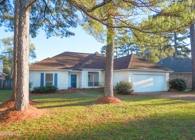 Property at 402 Forest Ln, Ridgeland, MS 39157, 4 beds, 2 baths