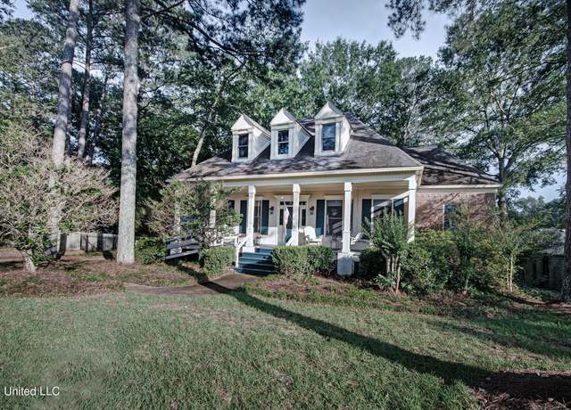 Property at 309 Monterey Drive Dr, Clinton, MS 39056, 4 beds, 3.5 baths