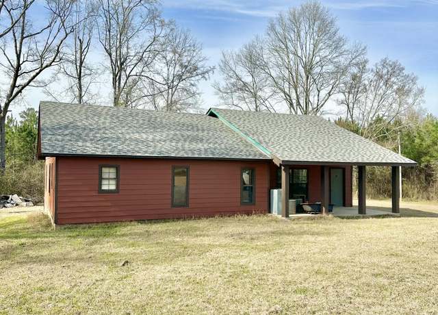 Property at 3530 Smith County Road 110, Magee, MS 39111, 4 beds, 2 baths
