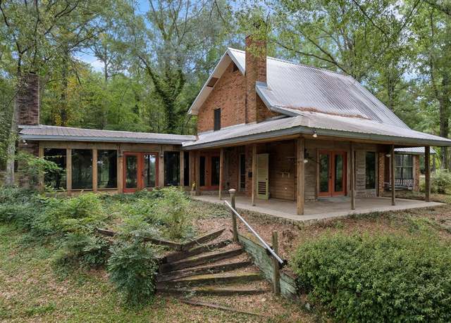 Property at 2007 Hillside Dr, Magnolia, MS 39652, 3 beds, 2.5 baths
