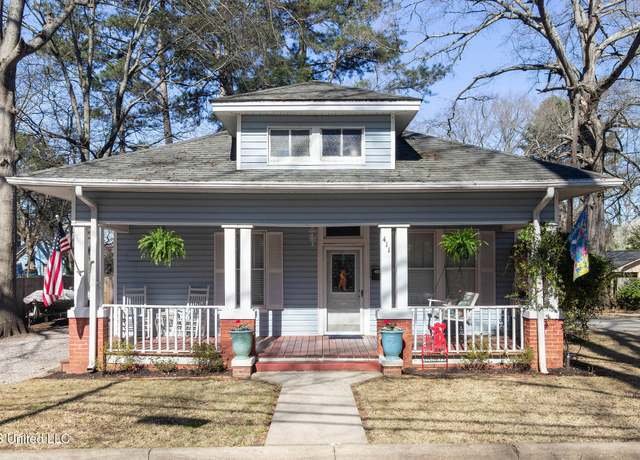 Property at 411 Madison St, New Albany, MS 38652, 3 beds, 2 baths