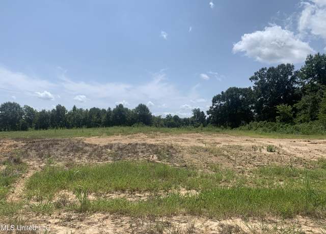 Property at 33 Deerwood Crossing Dr, Lake Cormorant, MS 38641