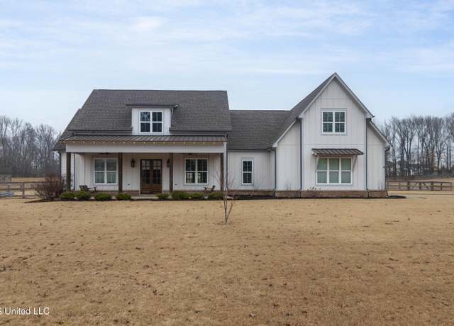 Property at 4698 W Oak Grove Rd, Hernando, MS 38632, 5 beds, 3.5 baths