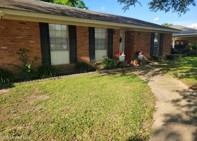Property at 166 Lee Ave, Vidalia, LA 71373, 3 beds, 2 baths