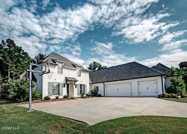 Property at 220 S Woodcreek Rd, Madison, MS 39110, 5 beds, 4.5 baths