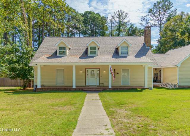 Property at 101 Pinewood Dr, Hattiesburg, MS 39402, 4 beds, 2.5 baths