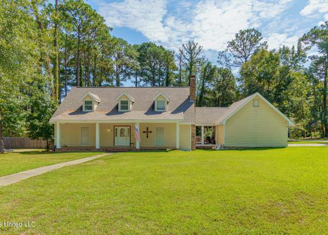 Property at 101 Pinewood Dr, Hattiesburg, MS 39402, 4 beds, 2.5 baths