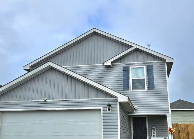 Property at 2205 Magazine St, Ocean Springs, MS 39564, 3 beds, 2.5 baths