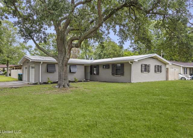 Property at 2604 Fernwood St, Pascagoula, MS 39567, 3 beds, 1.5 baths