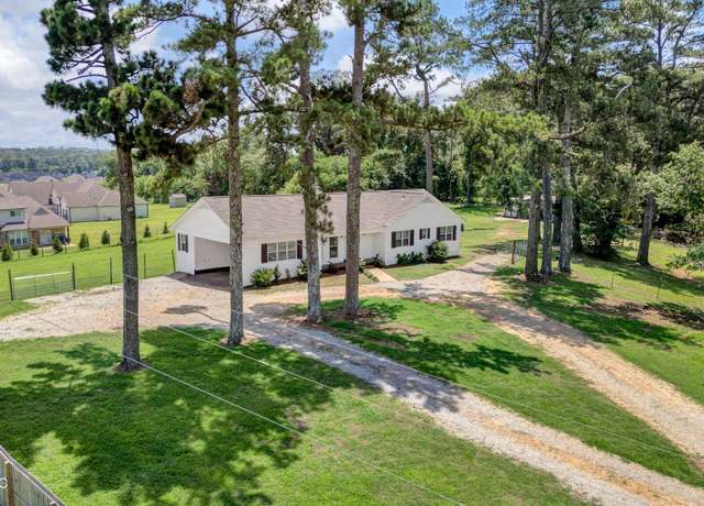Property at 8279 Dunn Ln, Olive Branch, MS 38654, 3 beds, 2 baths