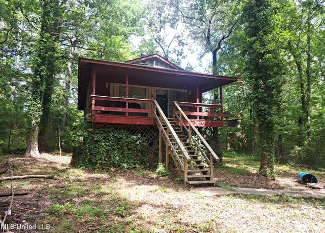 Property at 105 Friar Tuck Dr, Brandon, MS 39042, 2 beds, 1 bath