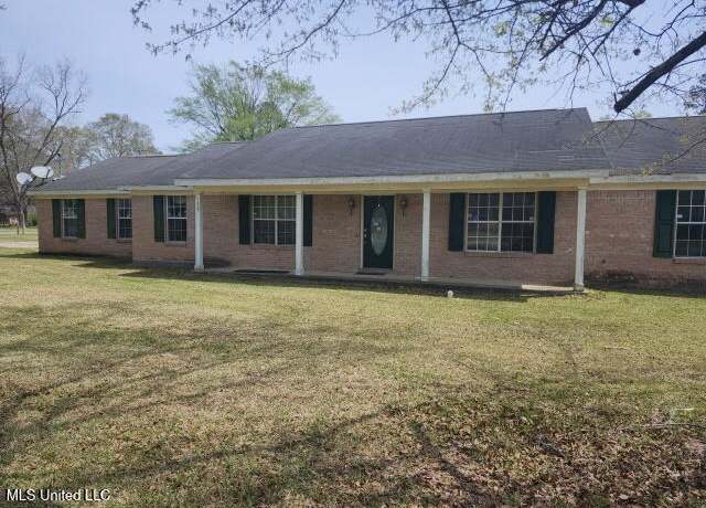 Property at 148 Johns St, Shubuta, MS 39360, 3 beds, 2 baths