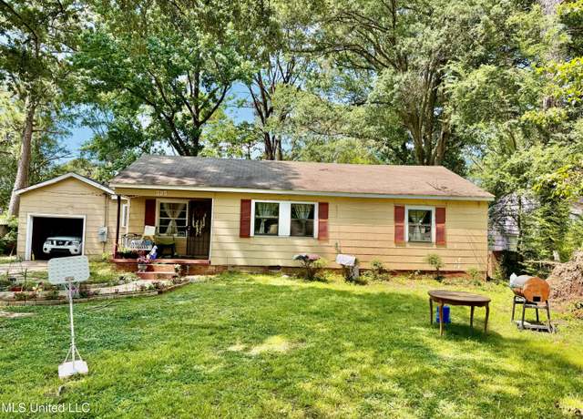 Property at 325 Cedarhurst Dr, Jackson, MS 39206, 3 beds, 1 bath