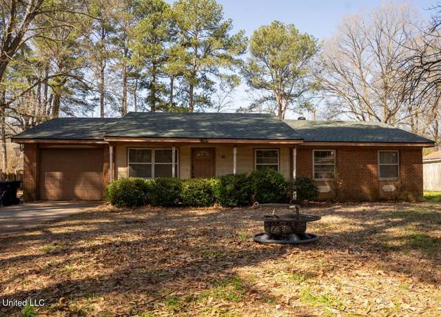 Property at 212 Gordan Dr, Batesville, MS 38606, 4 beds, 2 baths