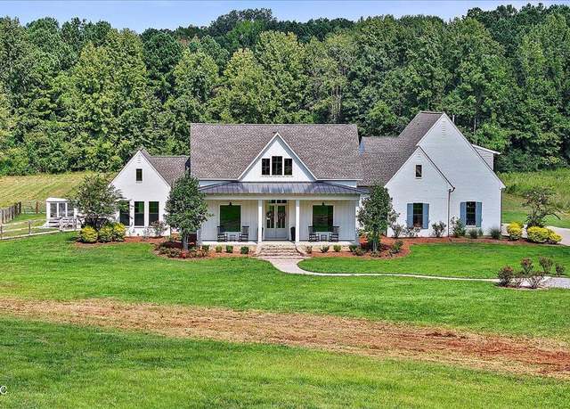 Property at 543 Clark Stables Rd, Brandon, MS 39047, 4 beds, 3.5 baths