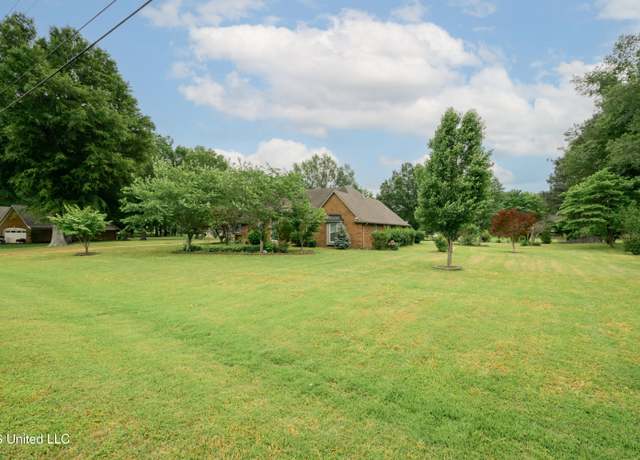 Property at 8450 Deer Creek Cir, Olive Branch, MS 38654, 3 beds, 2 baths