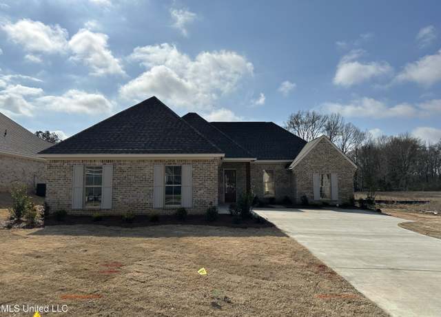 Property at 113 Lewis Farms Dr, Madison, MS 39110, 3 beds, 2 baths